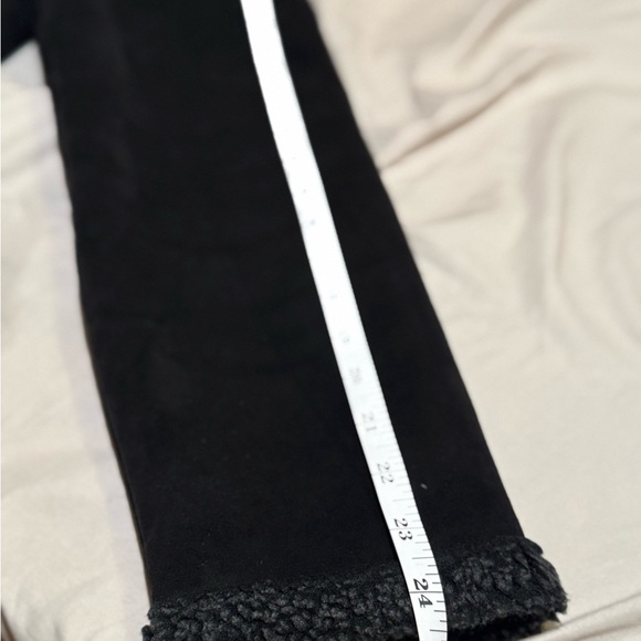 L.L. Bean black Fleece-Lined Heavy Warm Hooded Jacket - Picture 5 of 7